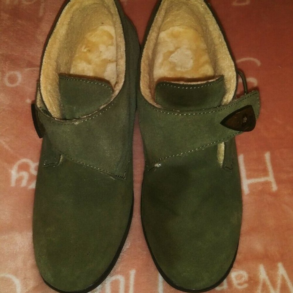 Bearpaw Women's Ellis Wedge Bootie in Olive Green
